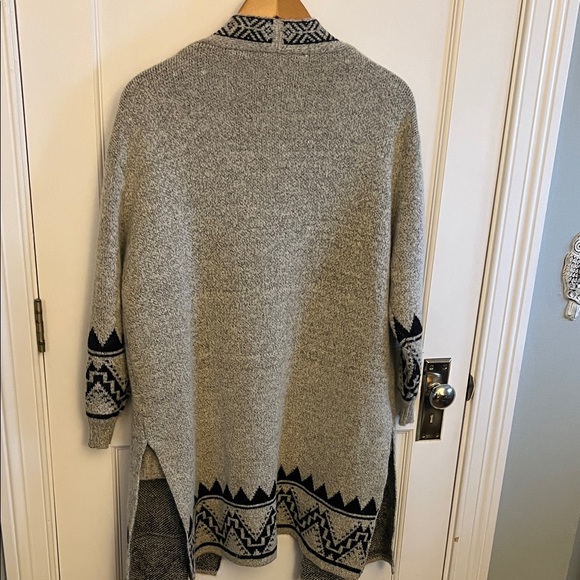 Aztec Gray Patterned Cardigan - Picture 4 of 8